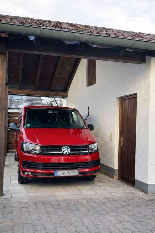 Gebraucht VW Multivan 150 PS (110 kW) 2019 Rot Van