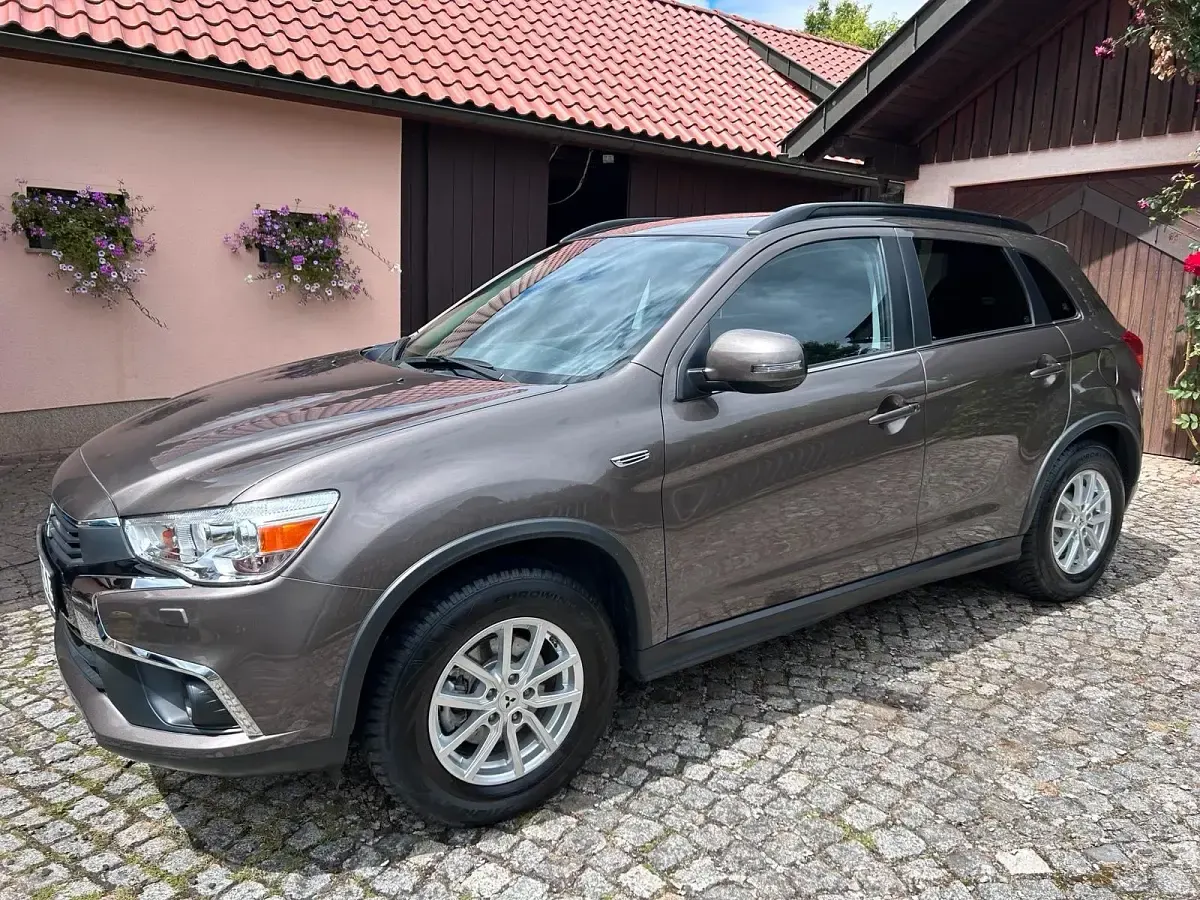Gebraucht Mitsubishi ASX 117 PS (86 kW) 2018 Braun SUV