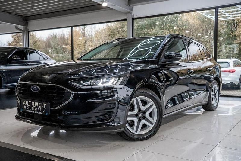 Gebraucht Ford Focus Cool & Connect 120 PS (88 kW) 2022 Schwarz Limousine