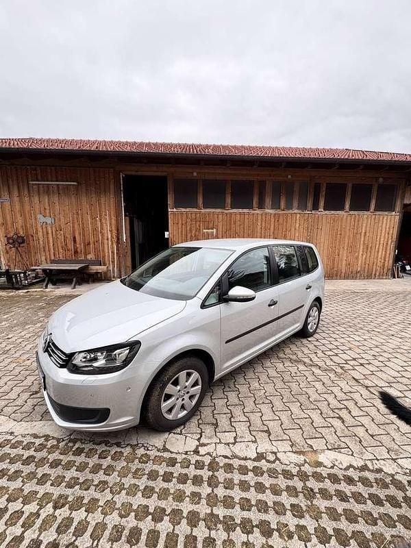 Silber Gebraucht 2013 VW Touran Trendline Van / Kleinbus | 10.000 € (Guter Preis) - Bild 1/4