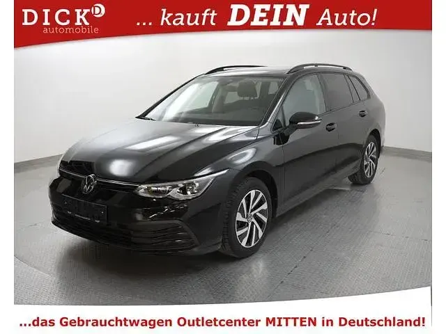 Gebraucht VW Golf VIII Life 150 PS (110 kW) 2024 Mythos black Kombi