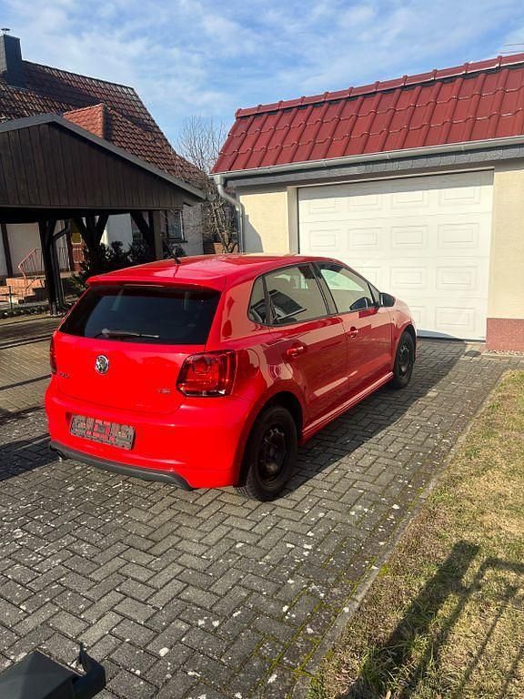 Gebraucht VW Polo Life 90 PS (66 kW) 2014 Rot Limousine