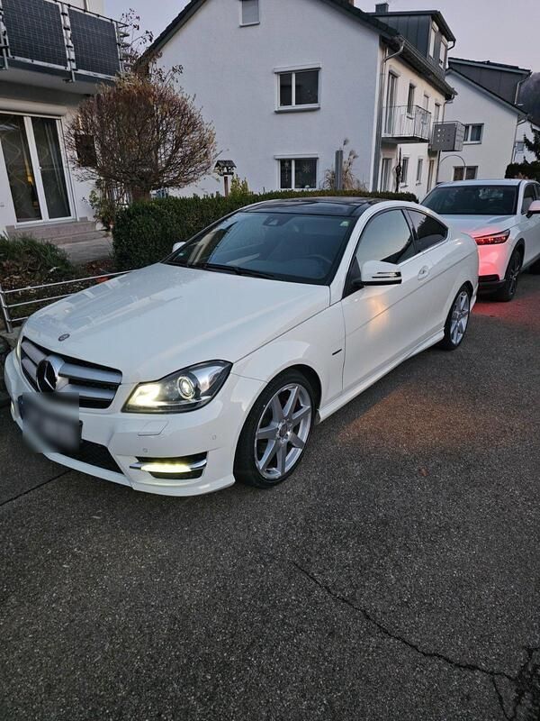 Weiß Gebraucht 2012 Mercedes 220 Sport Coupé | 9.900 € - Bild 1/4