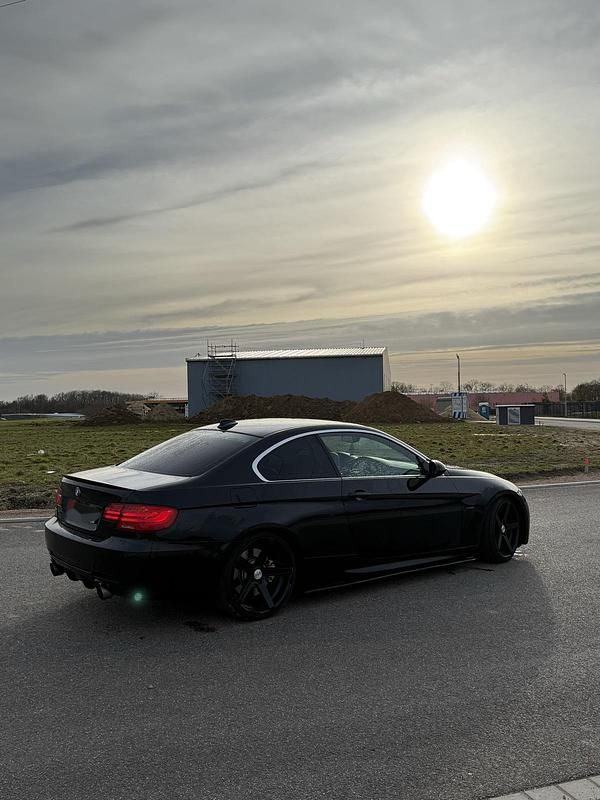 Second-hand BMW 335 Performance 306 CP (225 kW) 2006 Negru Coupe