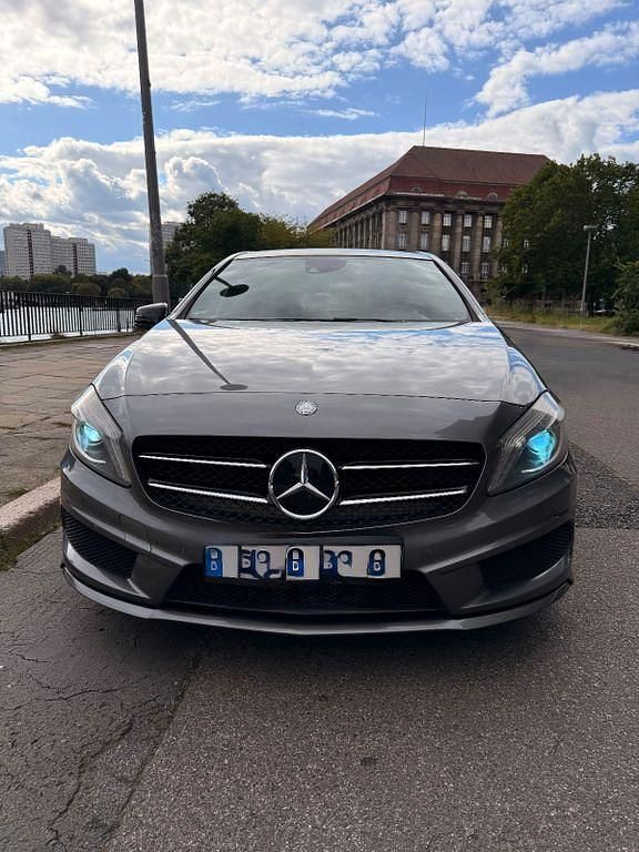 Grau Gebraucht 2013 Mercedes A220 AMG Limousine | 12.000 € (Fairer Preis) - Bild 1/4