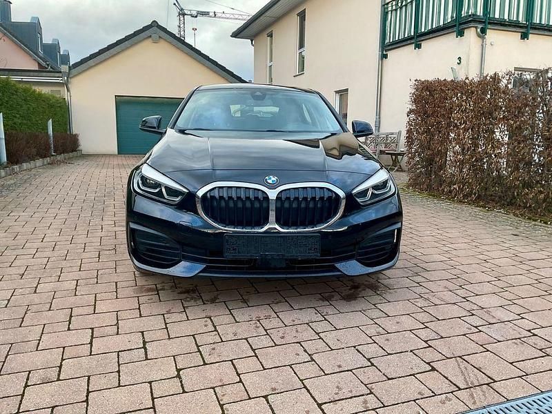 Gebraucht BMW 116 Advantage 116 PS (85 kW) 2022 Schwarz Kleinwagen