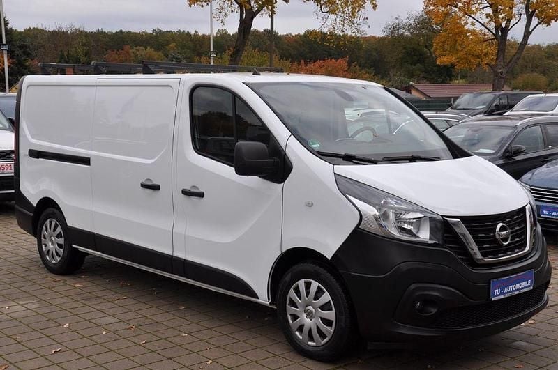 Weiß Gebraucht 2021 Nissan NV300 Comfort Van | 16.990 € - Bild 1/4