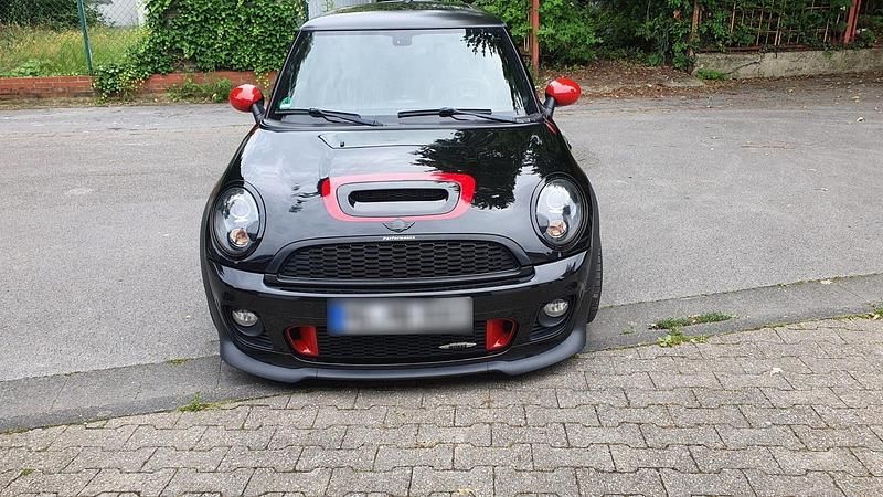 Gebraucht Mini John Cooper Works 210 PS (154 kW) 2011 Schwarz Kleinwagen