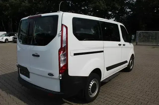 Usata Ford Transit Custom 105 CV (77 kW) 2021 Bianco Station wagon