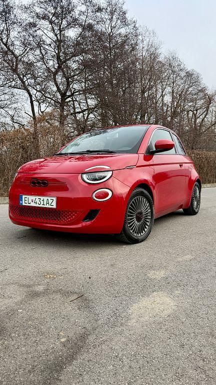 Gebraucht Fiat 500e Red 86 kW (118 PS) 2022 Rot Limousine