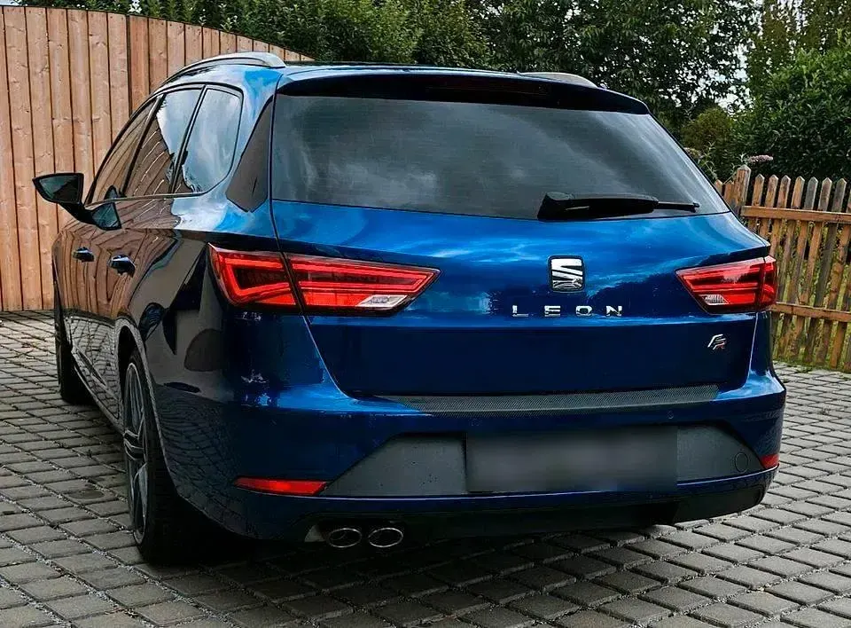 Używany Seat Leon FR 184 KM (135 kW) 2017 Niebieski Kombi