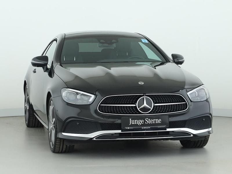 Gebraucht Mercedes E400 330 PS (242 kW) 2021 Metalliclack obsidianschwarz Coupé