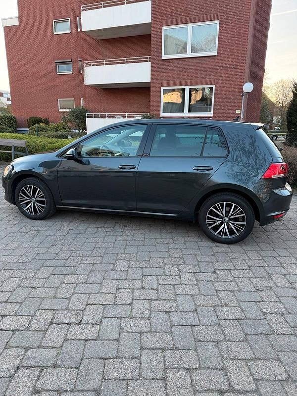 Gebraucht VW Golf VII 110 PS (80 kW) 2016 Grau Limousine