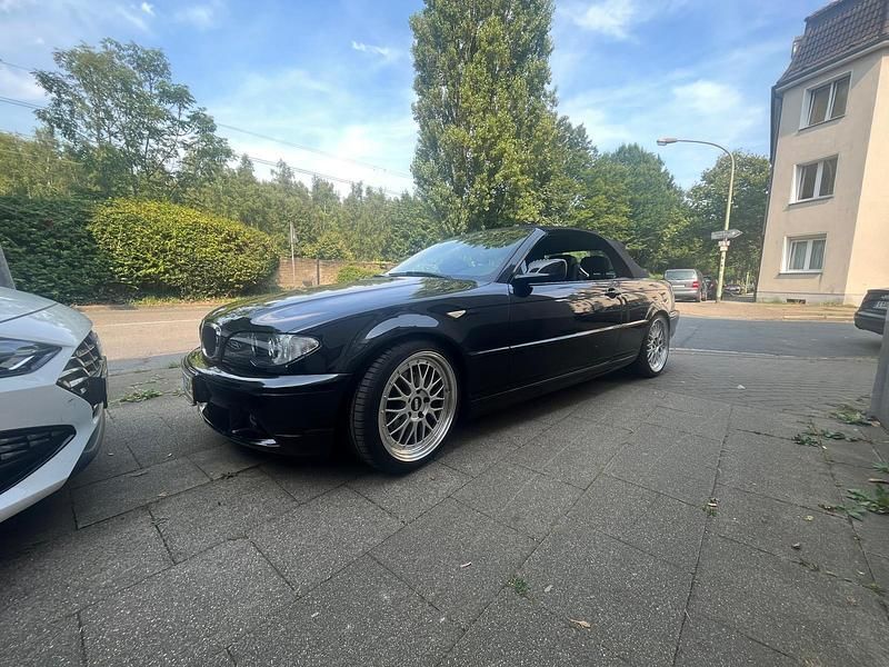Gebraucht BMW 318 142 PS (104 kW) 2004 Schwarz Cabrio