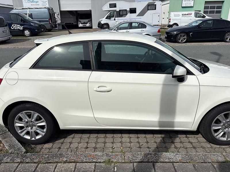 Gebraucht Audi A1 122 PS (89 kW) 2011 Weiß Kleinwagen