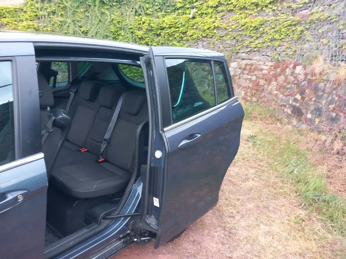 Używany Ford B-MAX 101 KM (74 kW) 2013 Niebieski Minivan