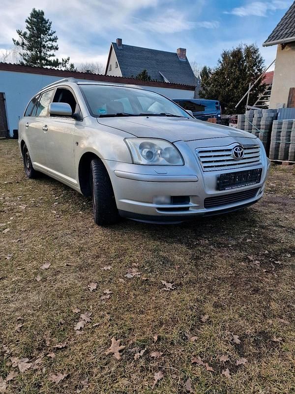 Gebraucht Toyota Avensis 129 PS (94 kW) 2004 Silber Kombi