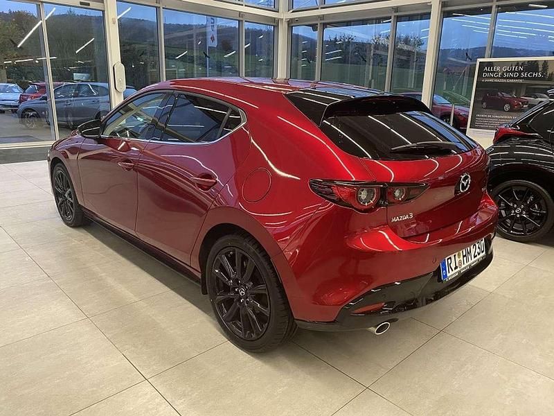 Gebraucht Mazda 3 Center-Line 140 PS (102 kW) 2024 Soul red crystal m (metallic) Limousine