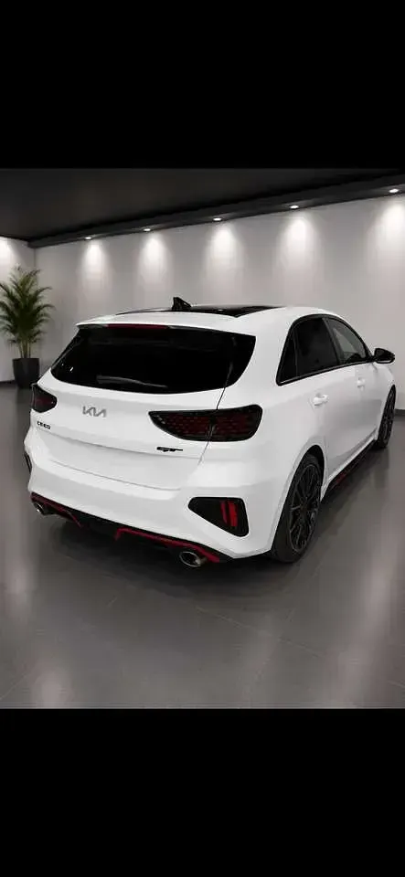 Gebraucht Kia Ceed GT GT 204 PS (150 kW) 2022 Weiß Limousine