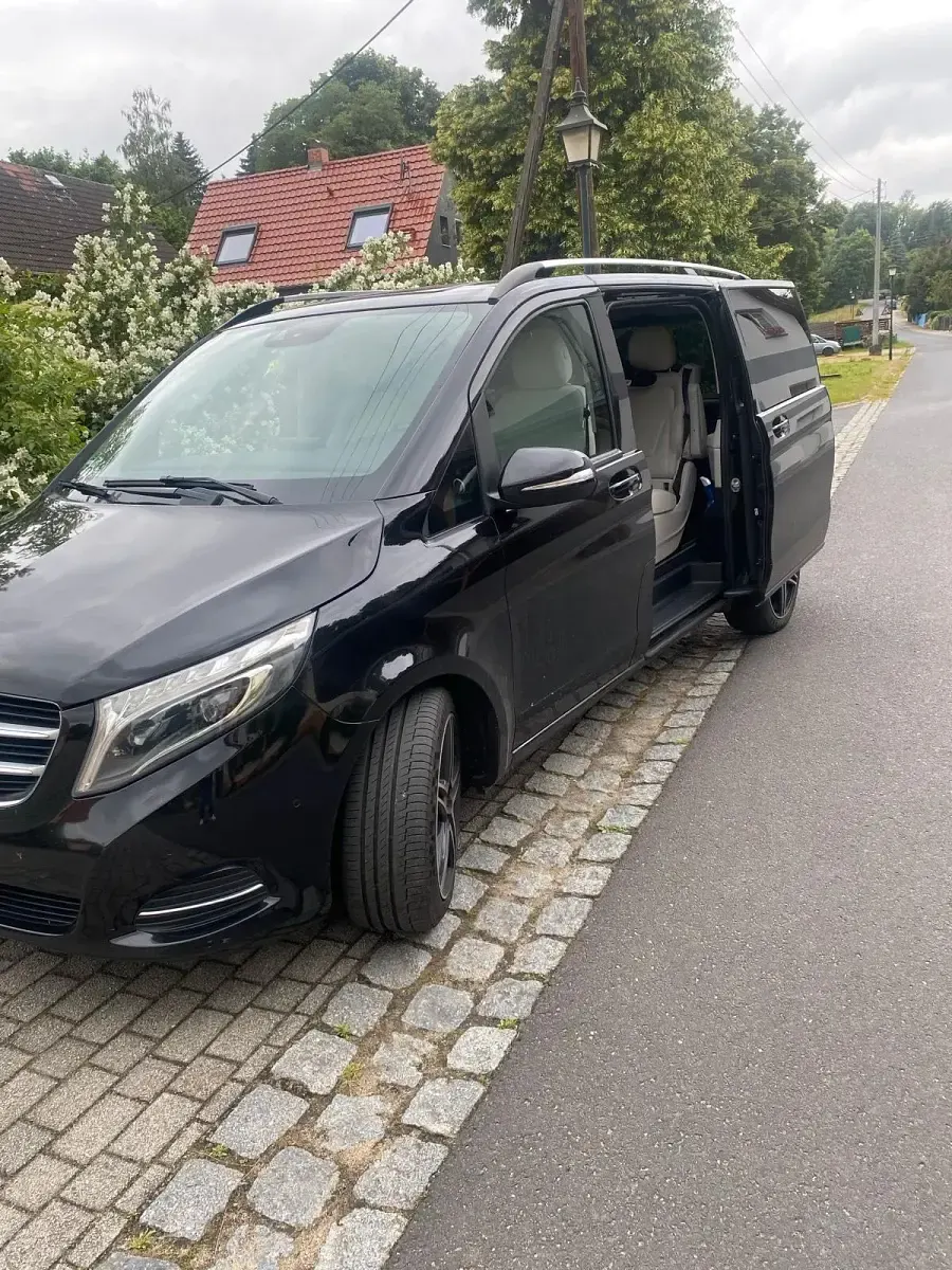 Usata Mercedes E250 190 CV (139 kW) 2015 Nero Monovolume