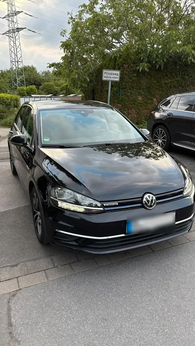Gebraucht VW Golf VII IQ Drive 96 PS (70 kW) 2019 Schwarz Limousine