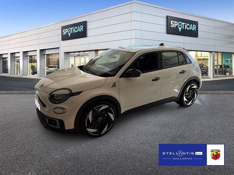 Neu Abarth 600e Turismo 174 kW (237 PS) 2025 Weiß SUV