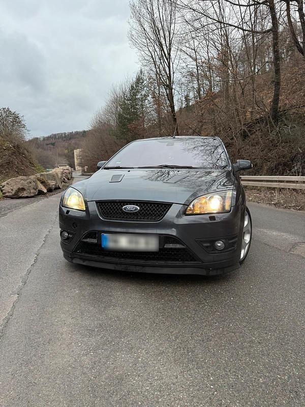 Gebraucht Ford Focus ST 300 PS (220 kW) 2006 Grau Kleinwagen