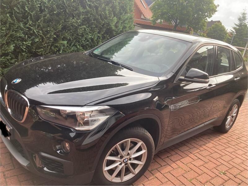 Schwarz Gebraucht 2019 BMW X1 SUV | 17.990 € (Guter Preis) - Bild 1/4