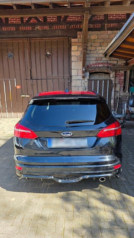 Gebraucht Ford Focus Sport 150 PS (110 kW) 2016 Schwarz Kombi