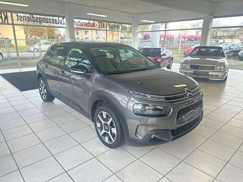 Grau Gebraucht 2018 Citroën C4 Feel SUV | 10.390 € (Fairer Preis) - Bild 1/4