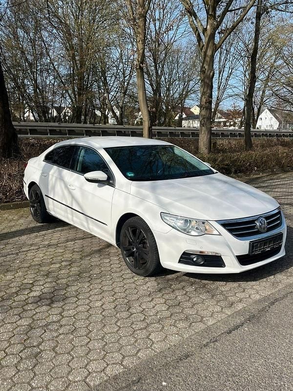 Gebraucht VW Passat 140 PS (102 kW) 2009 Weiß Coupé