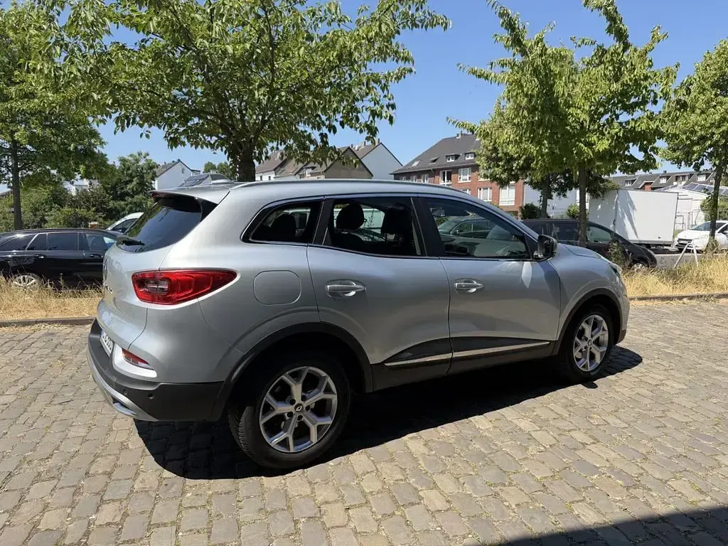 Gebraucht Renault Kadjar LIMITED 140 PS (102 kW) 2019 Grau SUV