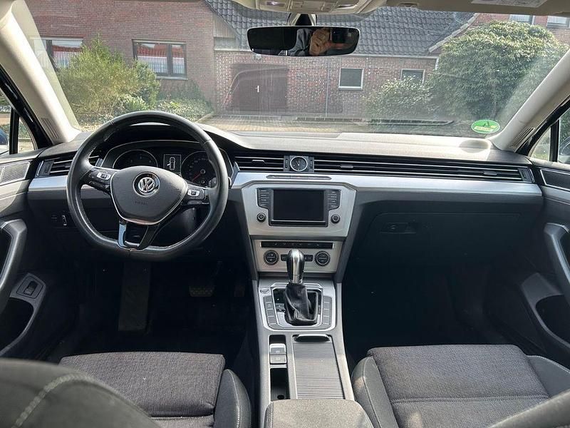 Gebraucht VW Passat Comfortline 150 PS (110 kW) 2016 Blau Kombi