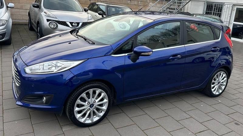 Gebraucht Ford Fiesta Titanium 101 PS (74 kW) 2016 Blau Limousine
