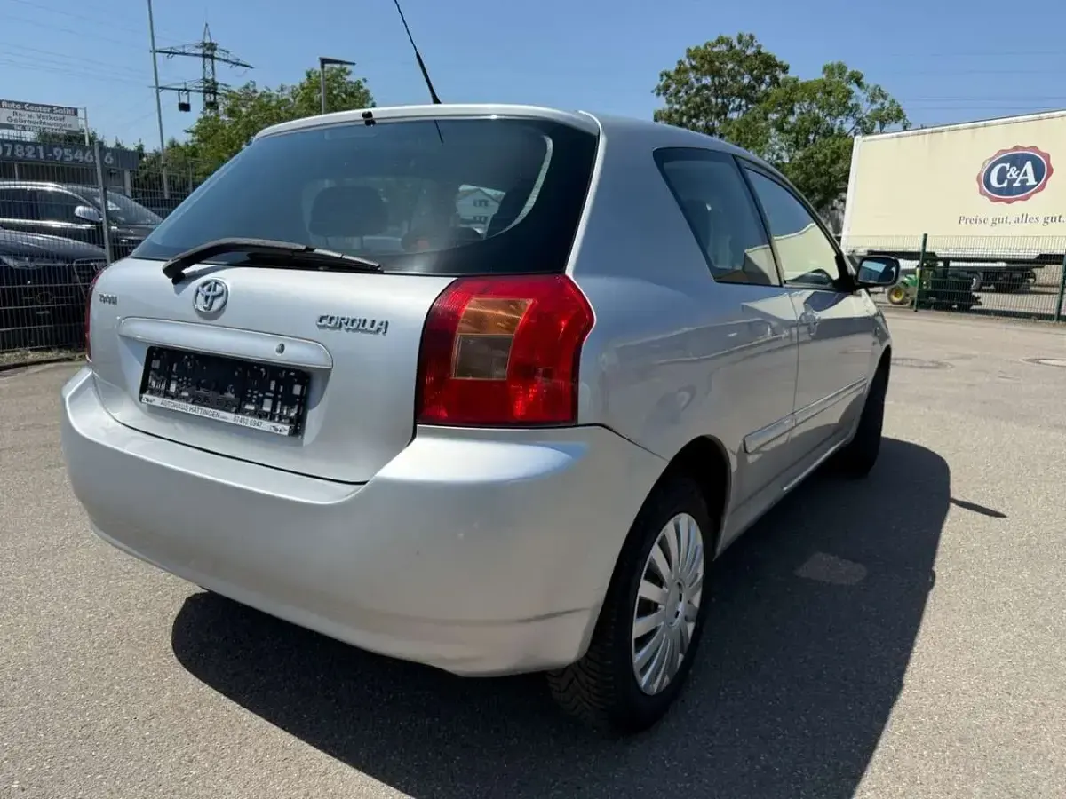 Occasion Toyota Corolla Sol 97 ch (71 kW) 2004 Argent Berline