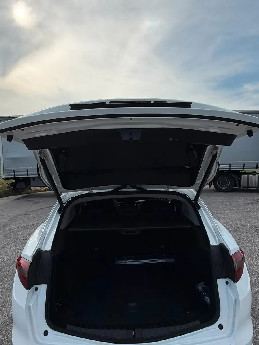 Gebraucht Alfa Romeo Stelvio Veloce 209 PS (153 kW) 2020 Weiß SUV