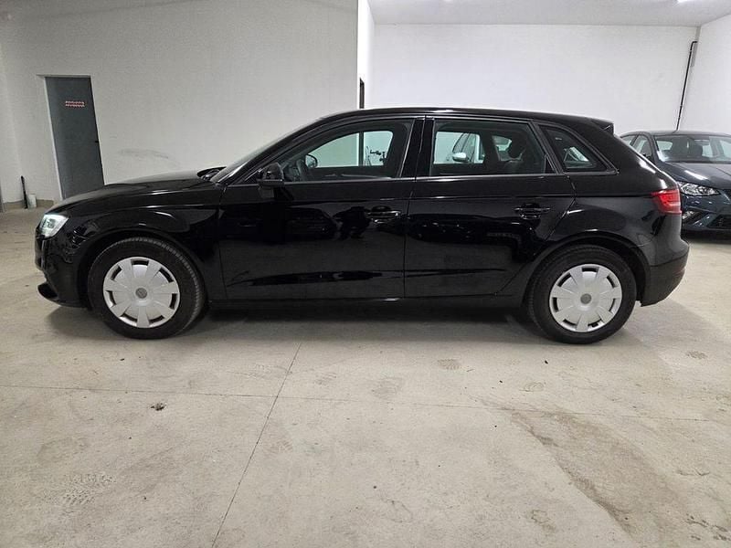 Gebraucht Audi A3 Basis 116 PS (85 kW) 2020 Schwarz Limousine