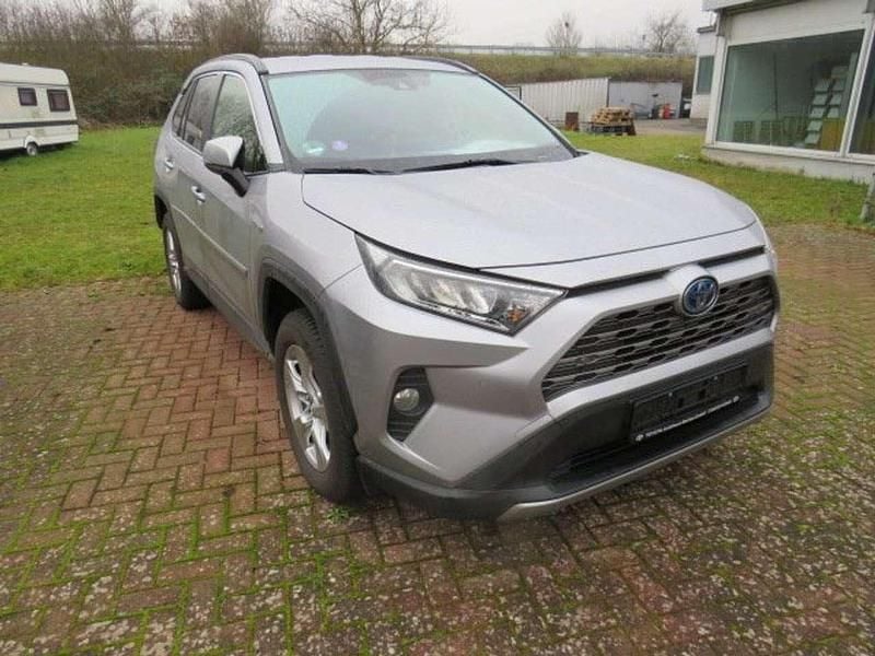Gebraucht Toyota RAV4 Hybrid Comfort 178 PS (130 kW) 2021 Silver metallic SUV