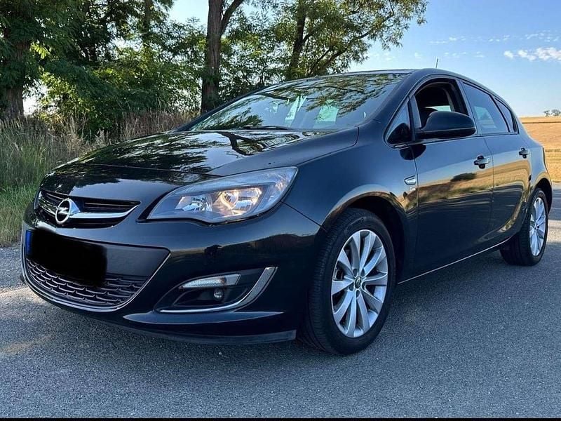 Schwarz Gebraucht 2012 Opel Astra Edition Limousine | 5.100 € (Fairer Preis) - Bild 1/2