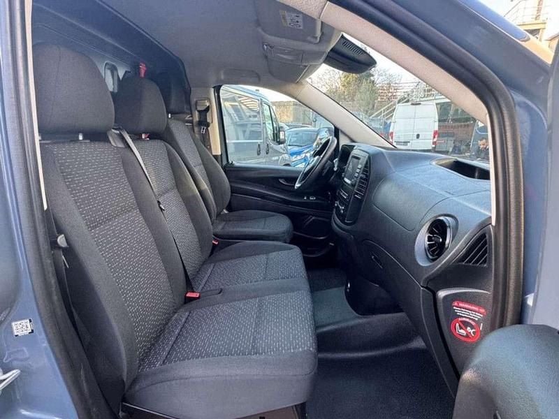 Gebraucht Mercedes e-Vito 85 kW (116 PS) 2020 Grau Van / Kleinbus