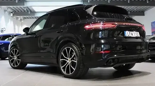 Gebraucht Porsche Cayenne Platinum Edition 462 PS (339 kW) 2022 Chromitschwarz SUV