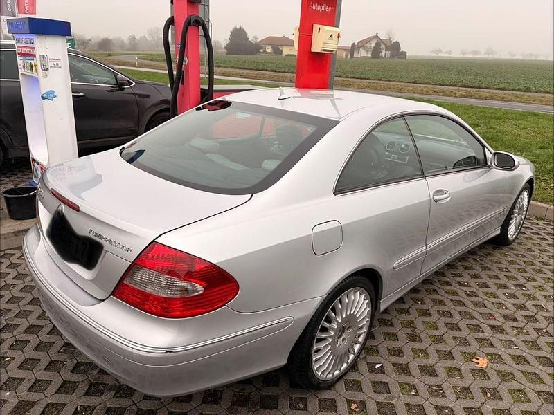 Gebraucht Mercedes CLK200 Elegance 163 PS (119 kW) 2007 Silber Coupé