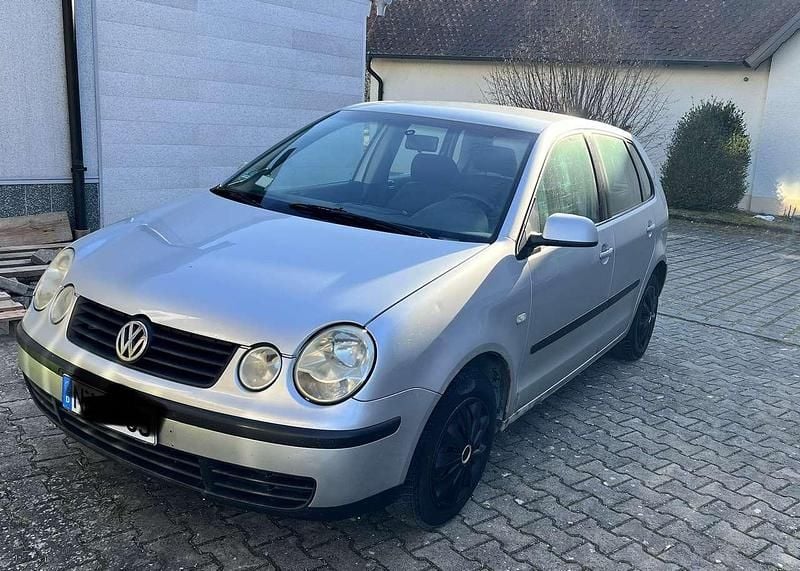 Silber Gebraucht 2001 VW Polo Highline Limousine | 1.000 € (Guter Preis) - Bild 1/4