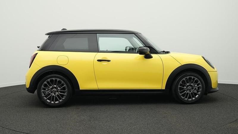Gebraucht Mini Cooper Classic 156 PS (114 kW) 2024 Gelb Kleinwagen