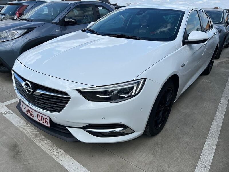 Weiß Gebraucht 2018 Opel Insignia Limousine | 9.990 € (Superpreis) - Bild 1/4