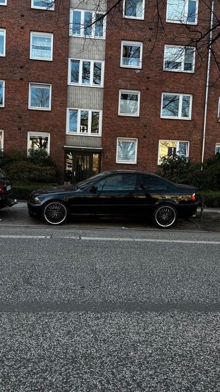 Schwarz Gebraucht 2004 BMW 320 Shadowline Coupé | 8.500 € - Bild 1/4