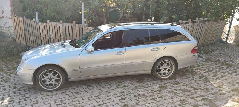 Silber Gebraucht 2005 Mercedes E320 Elegance Kombi | 2.550 € (Superpreis) - Bild 1/4