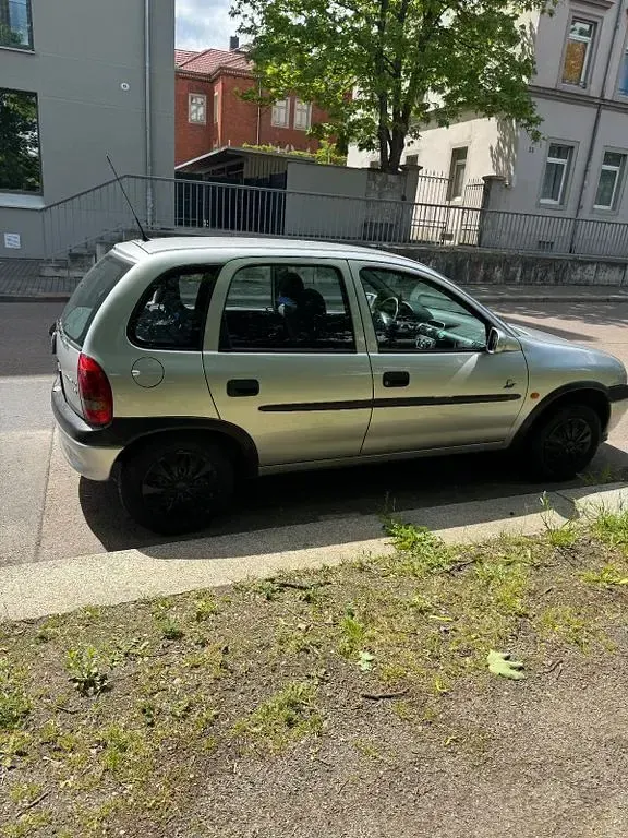 Occasion Opel Corsa S 65 ch (47 kW) 1998 Argent Citadine