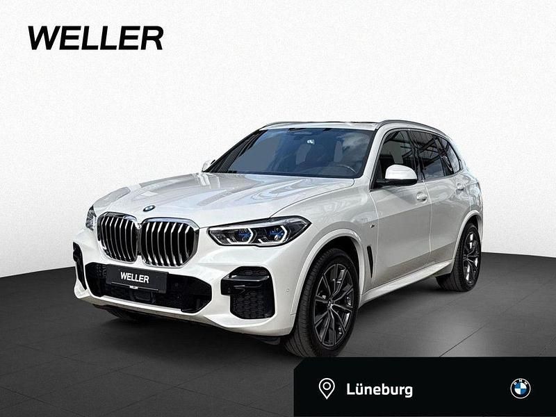 Mineralweiß (weiß) Gebraucht 2022 BMW X5 M Sport SUV | 53.990 € (Superpreis) - Bild 1/4