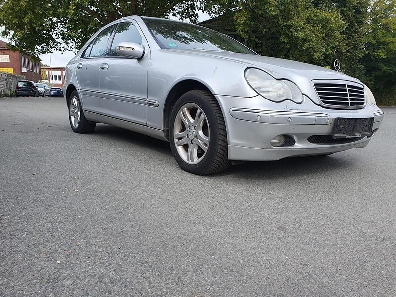 Silber Gebraucht 2001 Mercedes C220 Limousine | 2.400 € (Guter Preis) - Bild 1/4